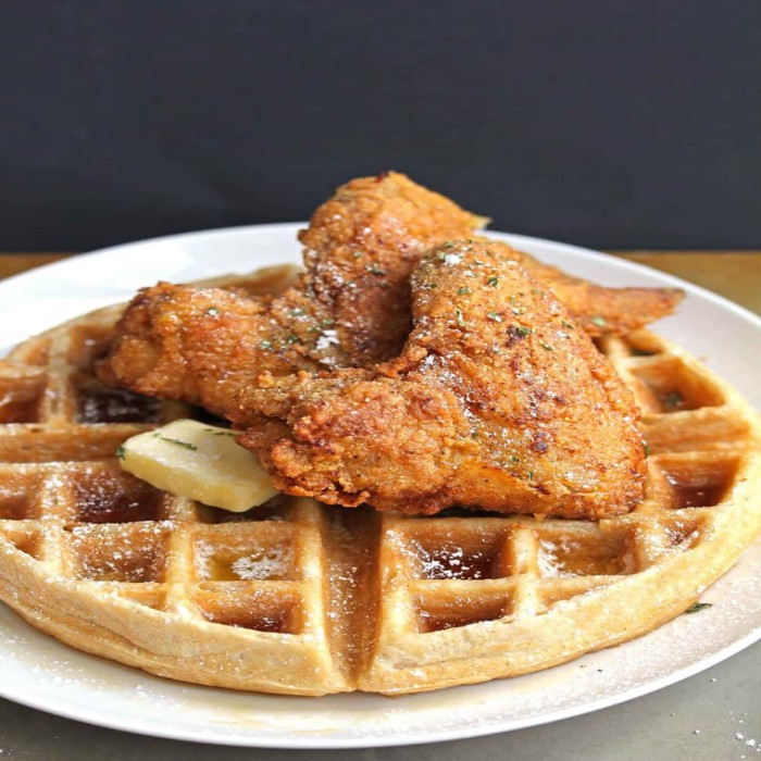 3 Chicken Wings & Waffle